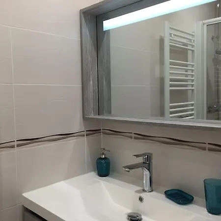 Apartment 5e Quartier Latin 2 Pieces En Bail Mobilite *